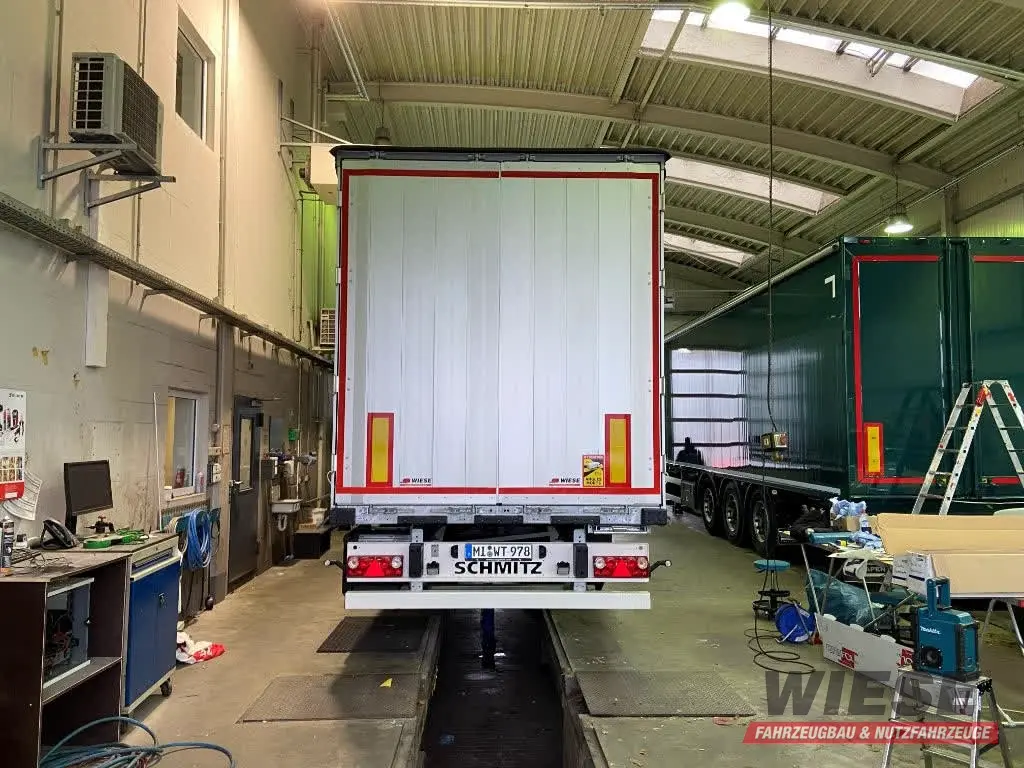Schmitz Plane von Wiese Trailer Rent in Petershagen mieten ab 350.00€