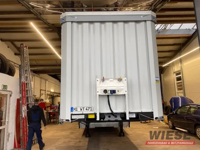 Krone Profi Liner von Wiese Trailer Rent in Petershagen mieten ab 800.00€