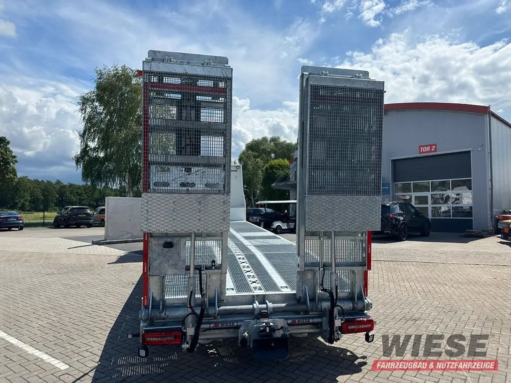 MAN TGS LKW Baumaschinentransporter von Wiese Trailer Rent in Petershagen mieten ab 3487.78€