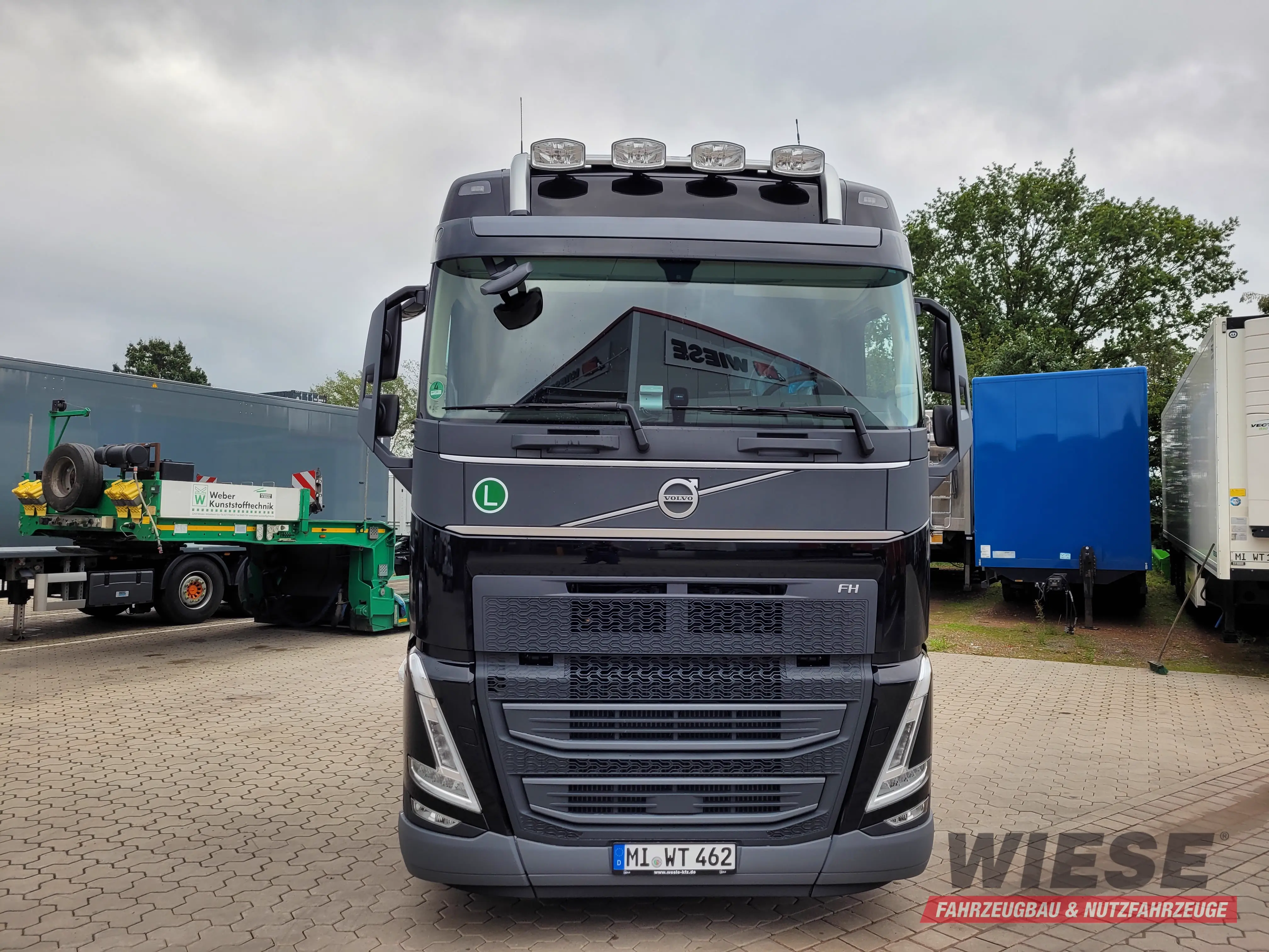 Volvo SZM von Wiese Trailer Rent in Petershagen mieten ab 2780.00€