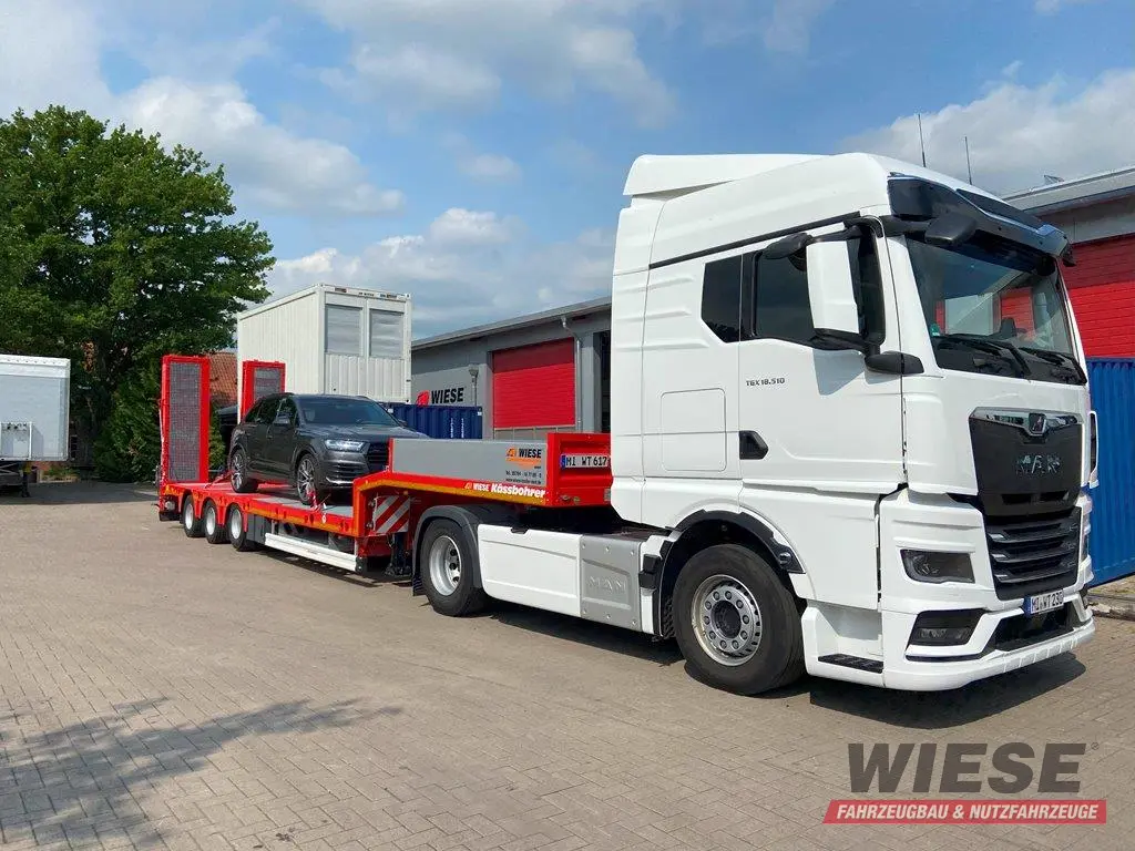 Kässbohrer Tiefbett mit hydr. Schwanenhals von Wiese Trailer Rent in Petershagen mieten ab 1825.00€