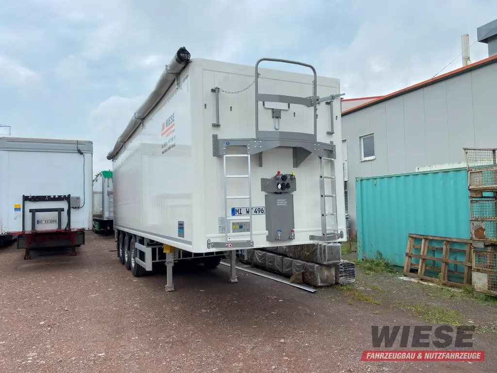 KNAPEN AGRAR SCHUBBODEN 61m von Wiese Trailer Rent in Petershagen mieten ab 1650.00€