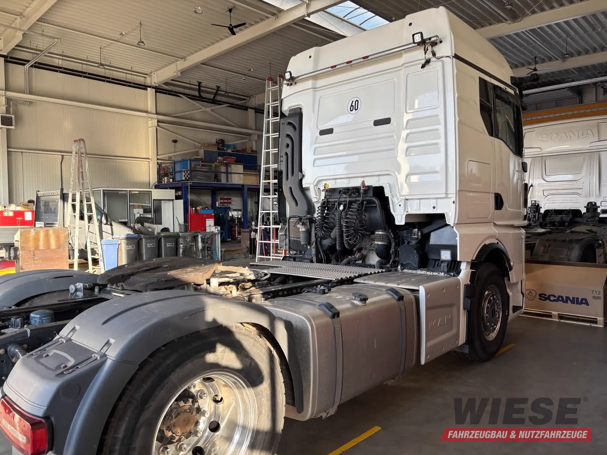 MAN TGX SZM von Wiese Trailer Rent in Petershagen mieten ab 3000.00€