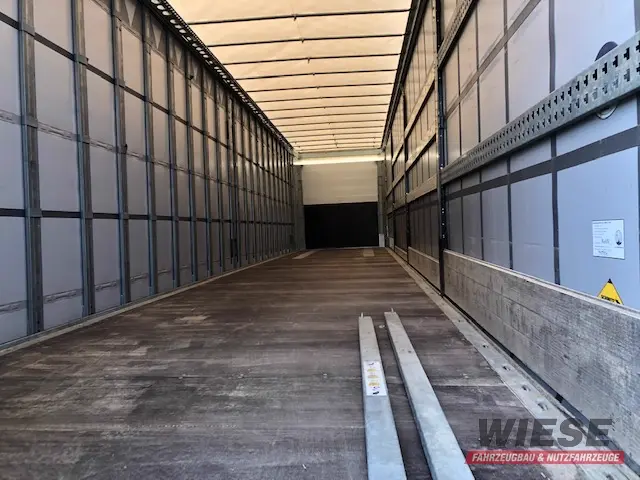 Schmitz Sattelanhänger Plane von Wiese Trailer Rent in Petershagen mieten ab 950.00€