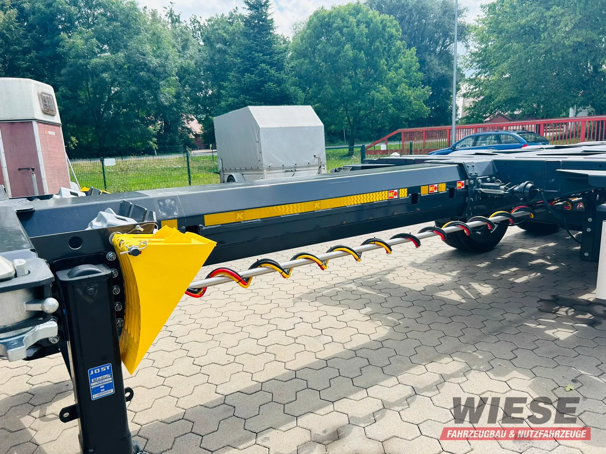 Kässbohrer Multicont - Container Chassis von Wiese Trailer Rent in Petershagen mieten ab 650.00€