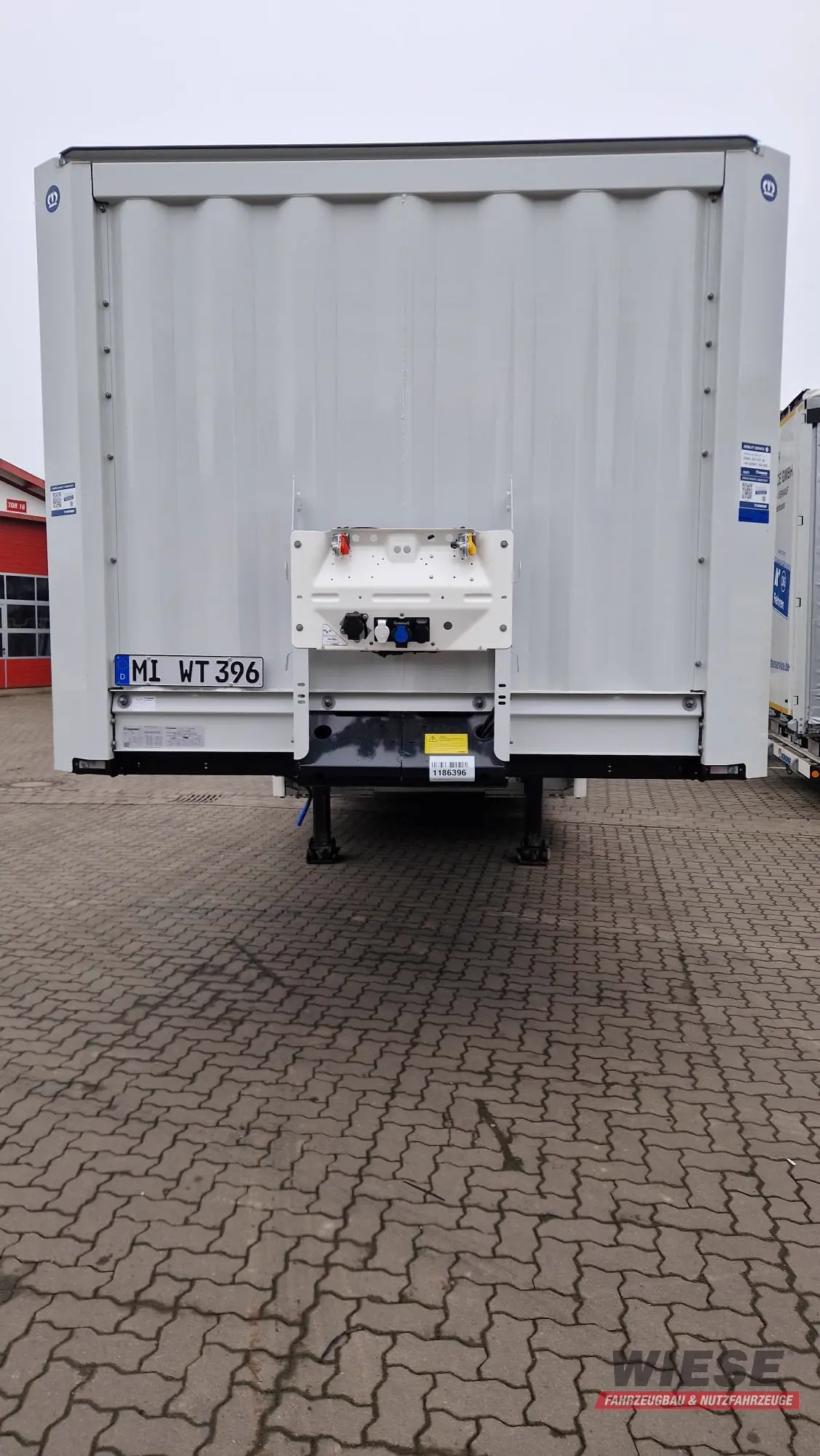 Krone Plattform von Wiese Trailer Rent in Petershagen mieten ab 1150.00€