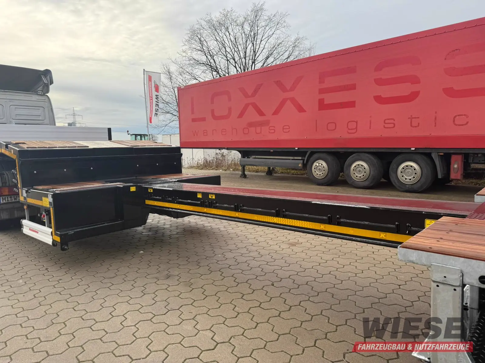 Kössbohrer SLAR3 Tele Tiefbett Radmulden von Wiese Trailer Rent in Petershagen mieten ab 1900.00€
