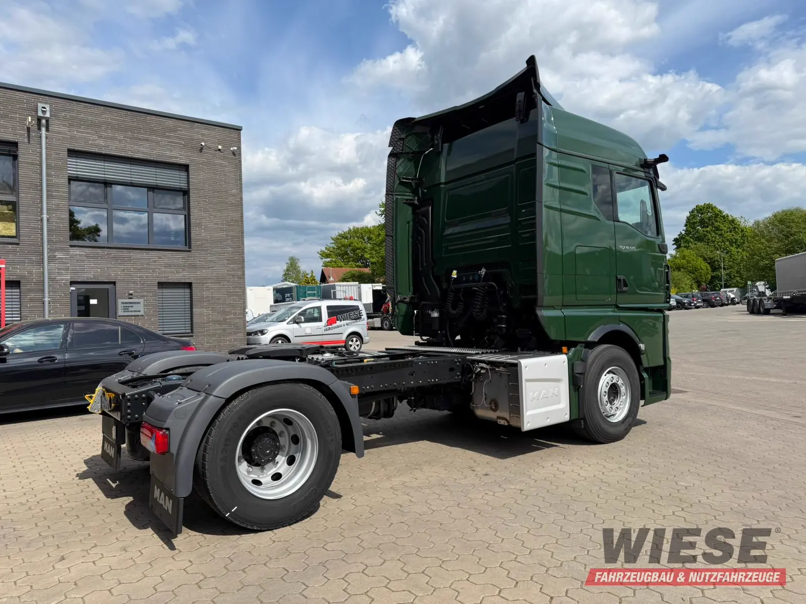 MAN TGX SZM von Wiese Trailer Rent in Petershagen mieten ab 2650.00€