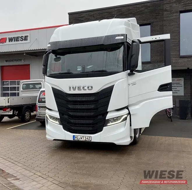 Iveco SZM von Wiese Trailer Rent in Petershagen mieten ab 2900.00€