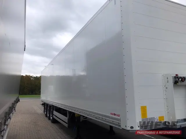 Schmitz von Wiese Trailer Rent in Petershagen mieten ab 500.00€