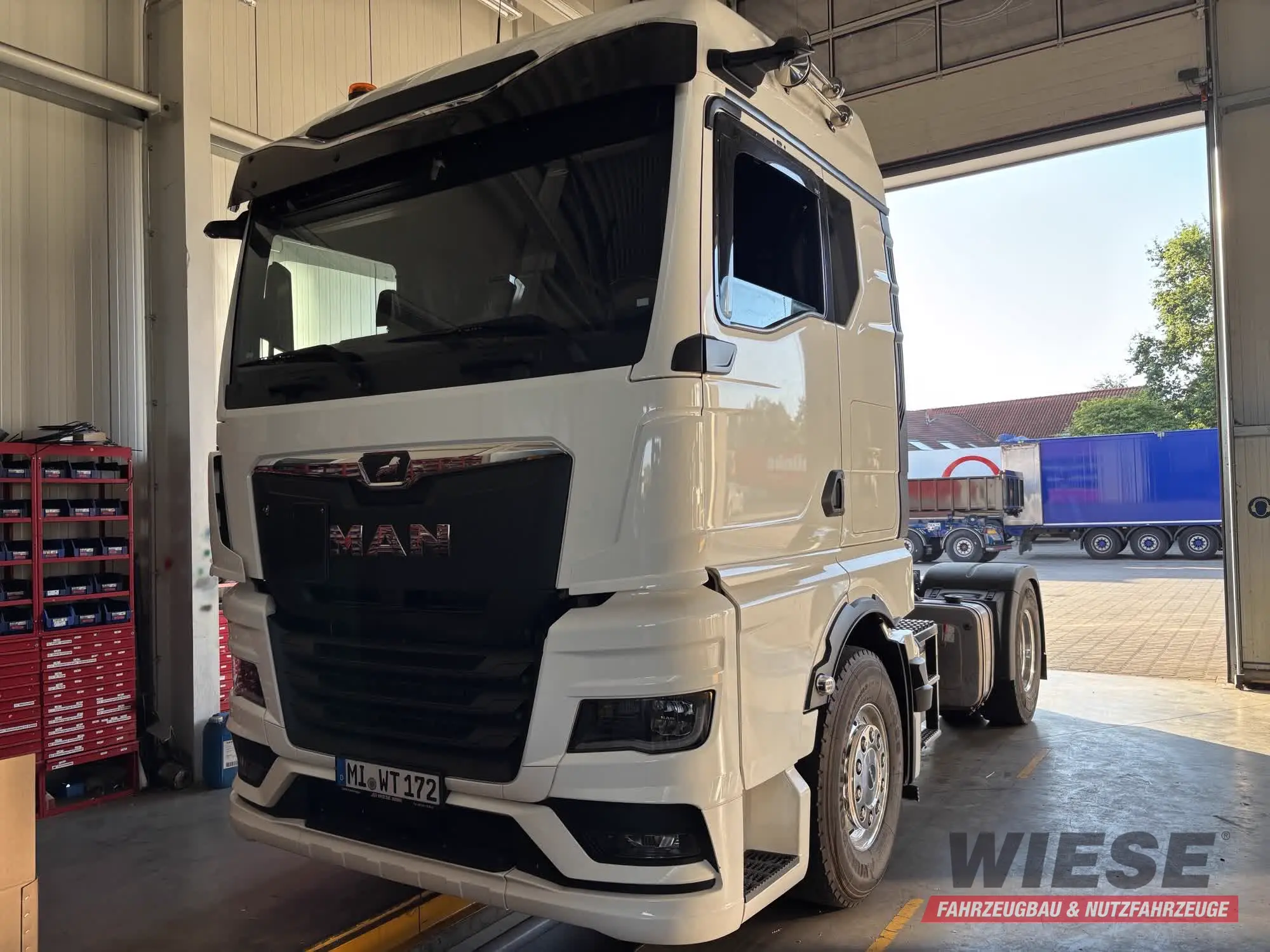 MAN TGX SZM von Wiese Trailer Rent in Petershagen mieten ab 3000.00€