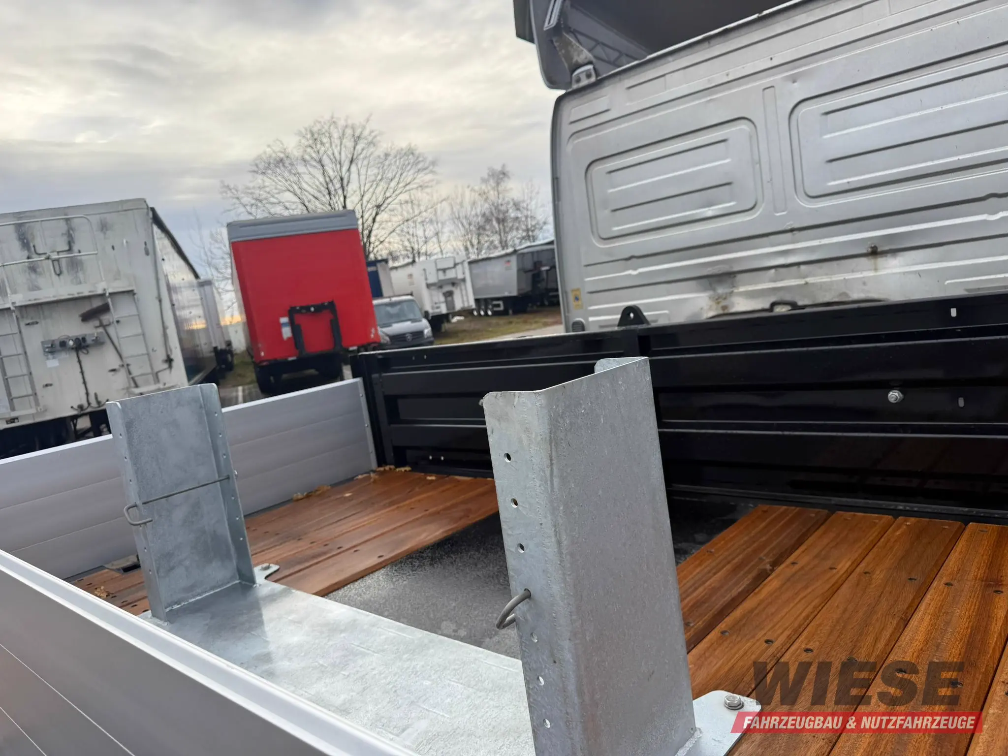 Kössbohrer SLAR3 Tele Tiefbett Radmulden von Wiese Trailer Rent in Petershagen mieten ab 1900.00€