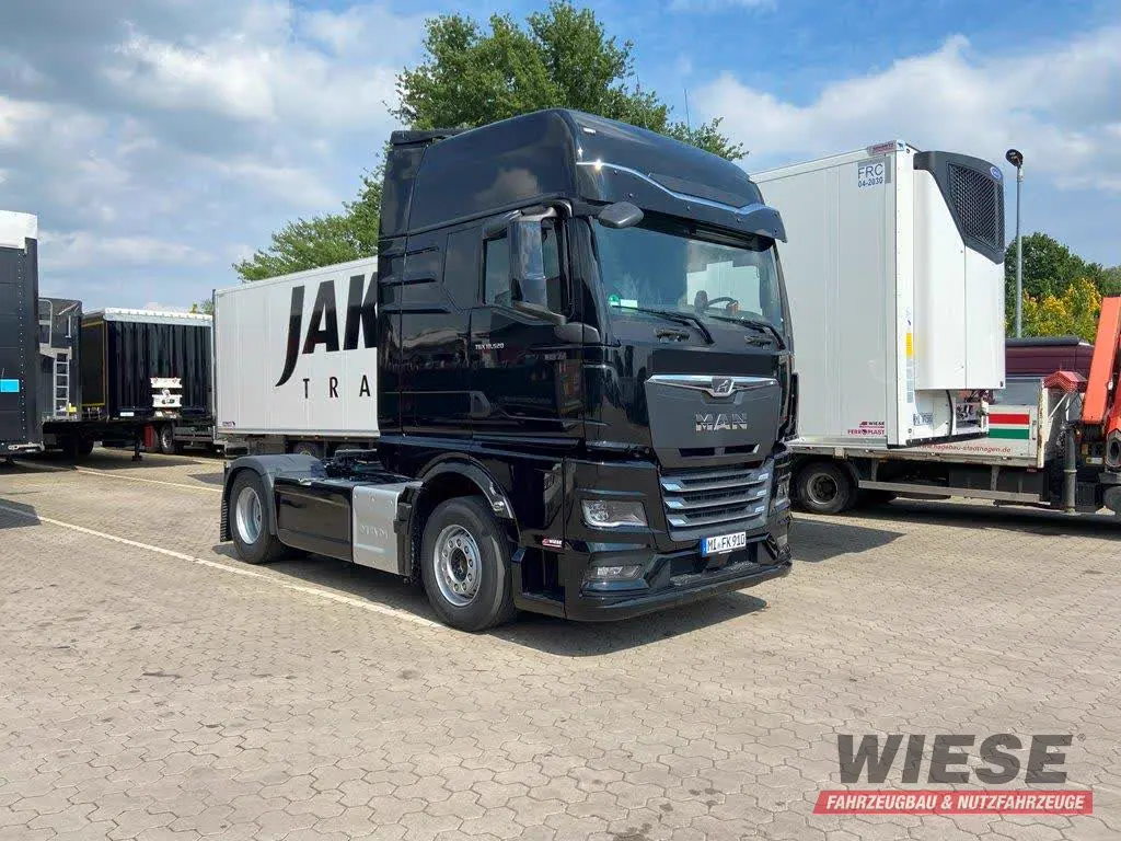 MAN Sattelzugmaschine von Wiese Trailer Rent in Petershagen mieten ab 2800.00€
