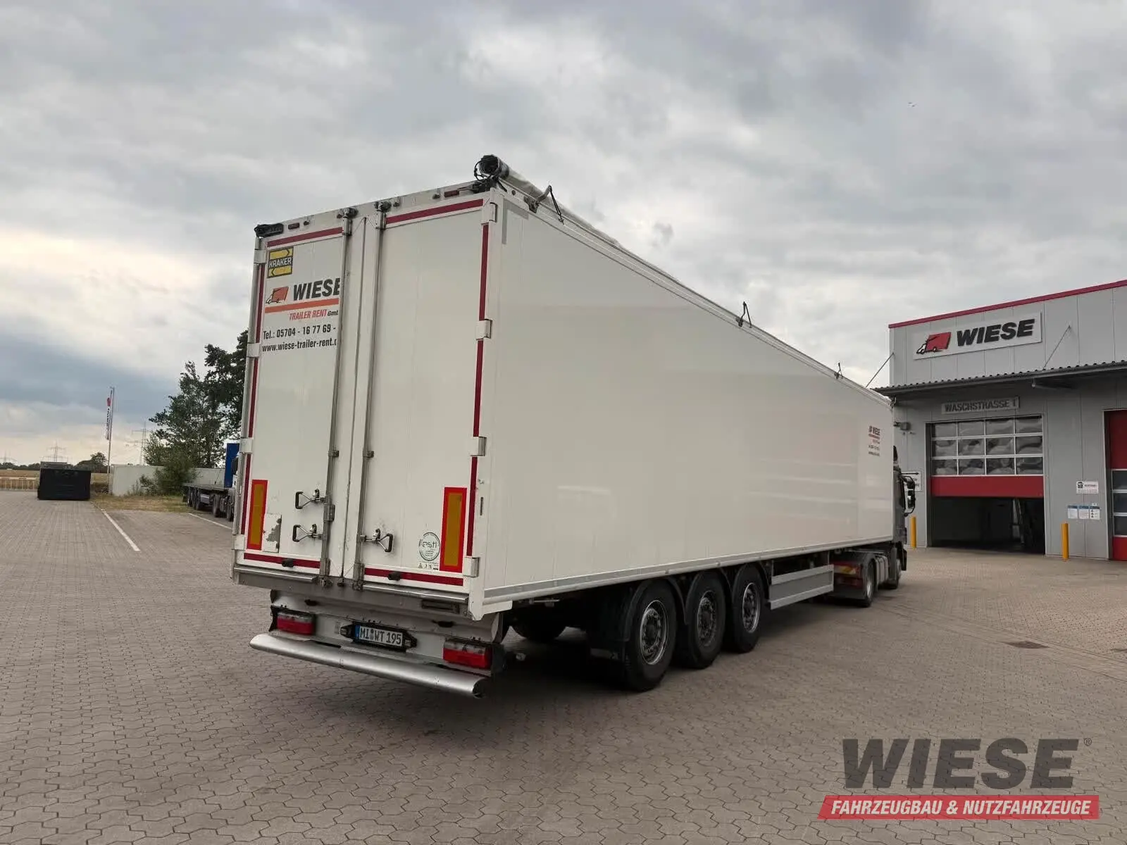 Kraker Schubboden von Wiese Trailer Rent in Petershagen mieten ab 1575.00€