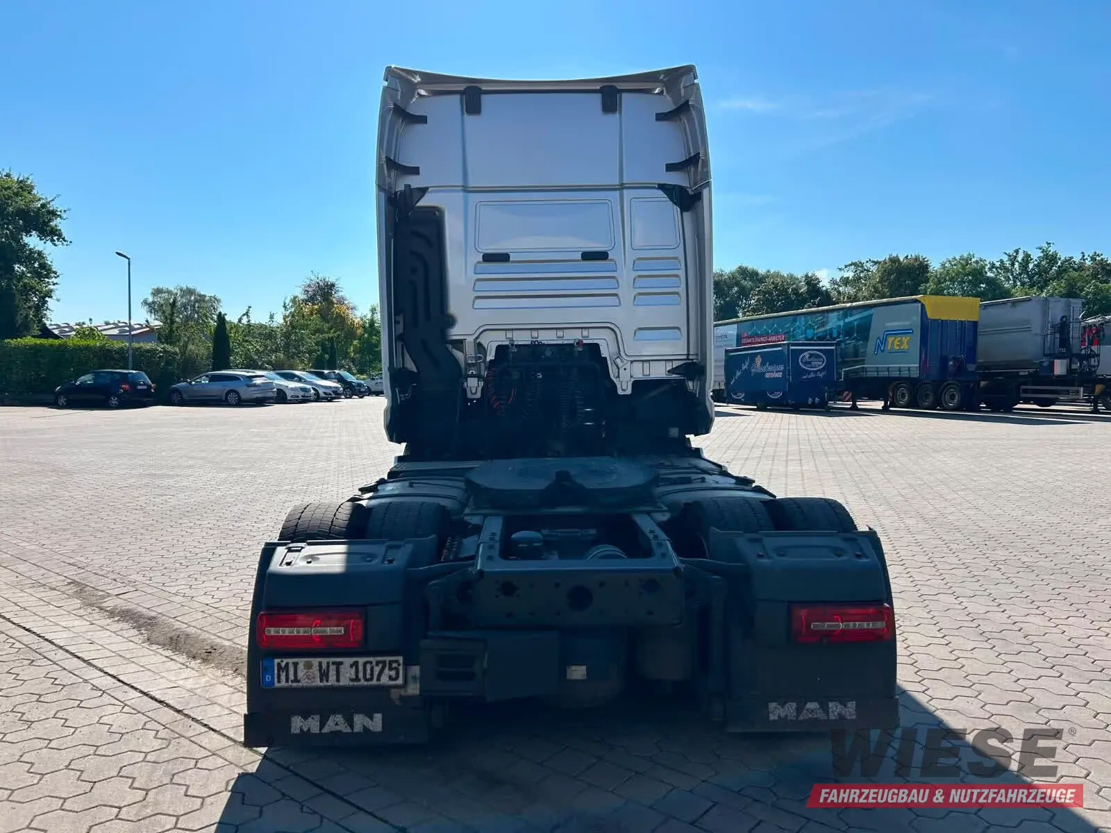 MAN Mega  SZM TGX 18.510 4x2 LL SA von Wiese Trailer Rent in Petershagen mieten ab 2900.00€