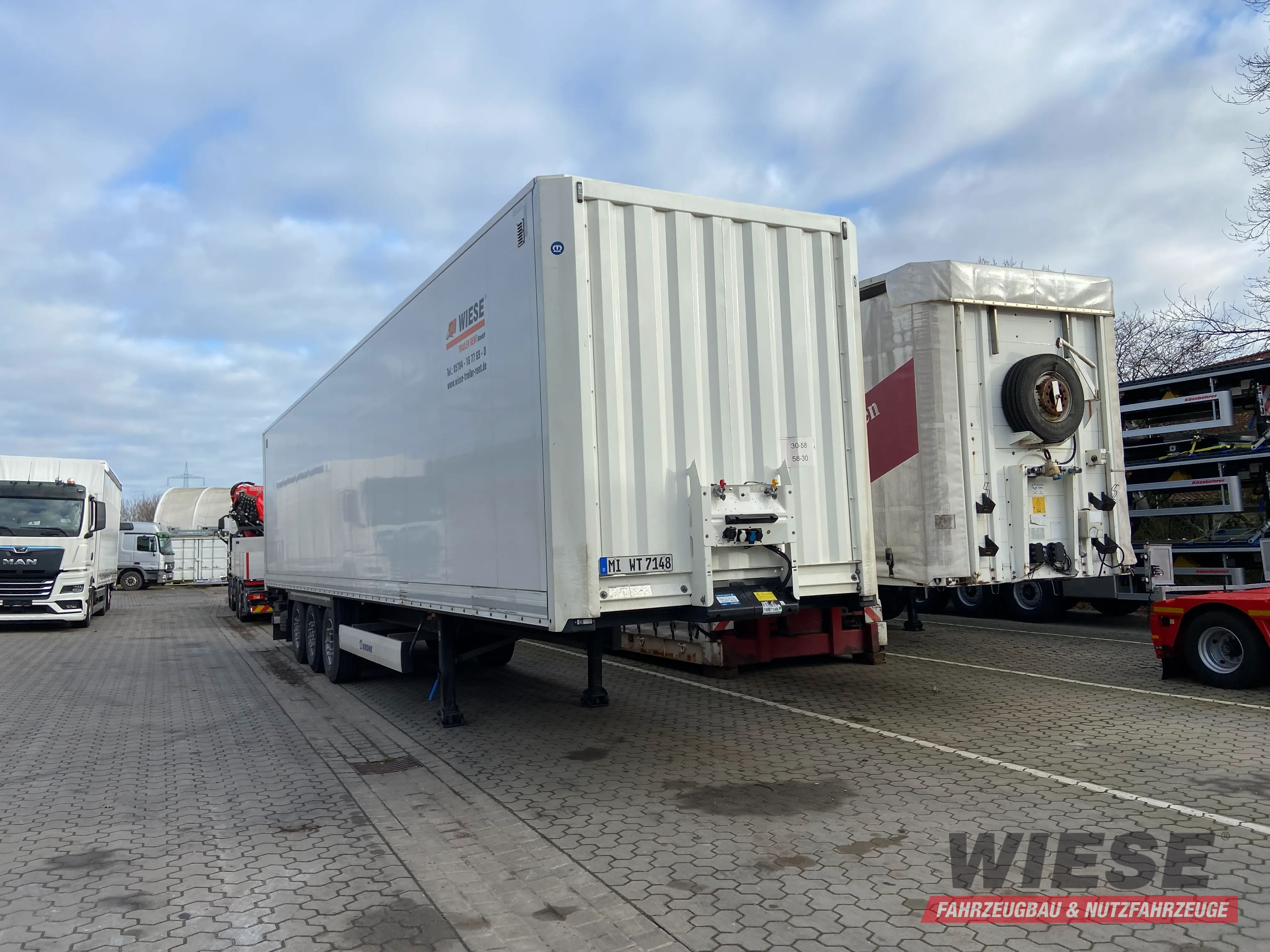 Krone Koffer von Wiese Trailer Rent in Petershagen mieten ab 700.00€