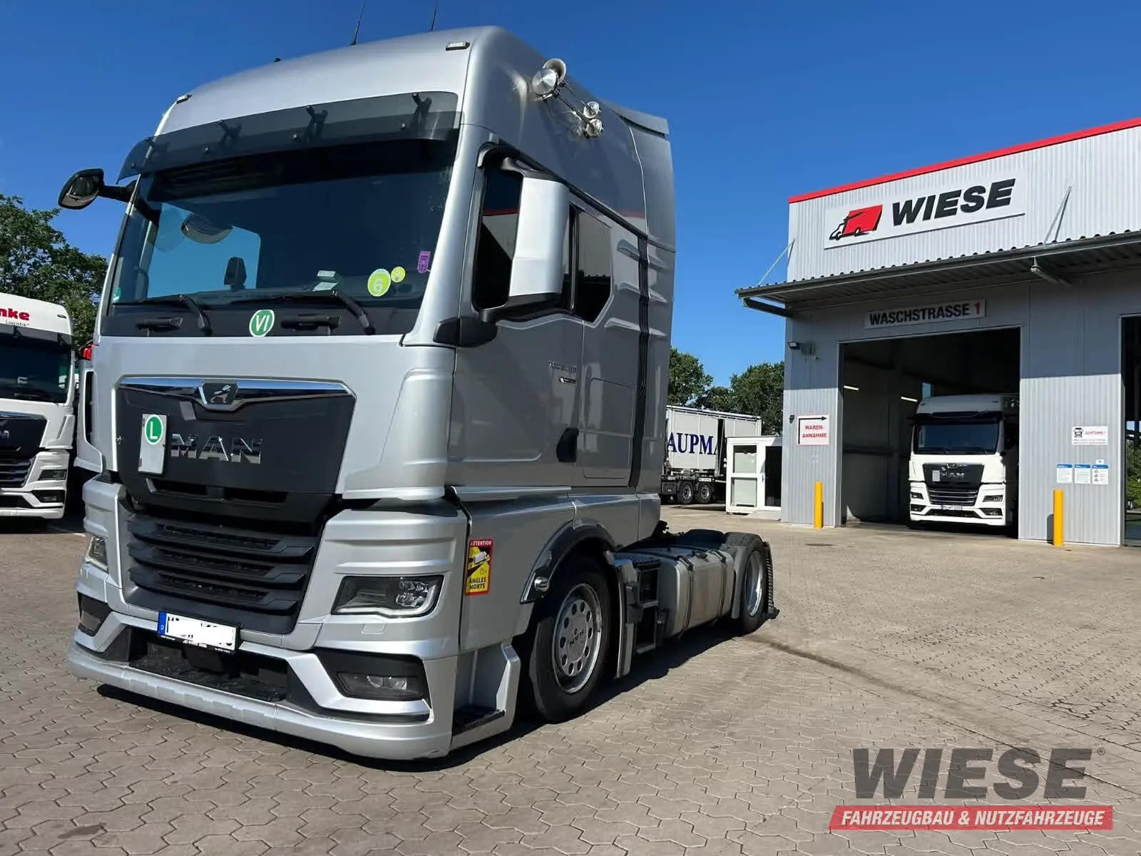 MAN Mega  SZM TGX 18.510 4x2 LL SA von Wiese Trailer Rent in Petershagen mieten ab 2900.00€