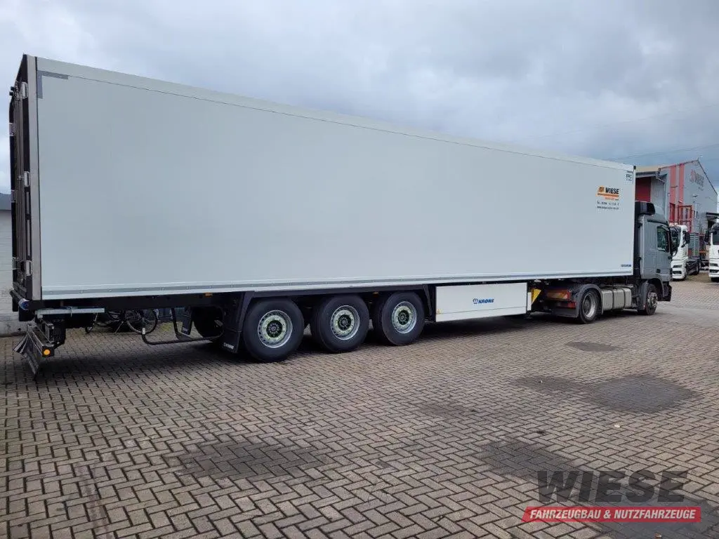 Krone Tiefkühl-Sattelauflieger von Wiese Trailer Rent in Petershagen mieten ab 1525.00€