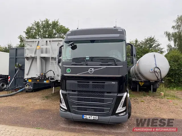 Volvo SZM von Wiese Trailer Rent in Petershagen mieten ab 2870.00€