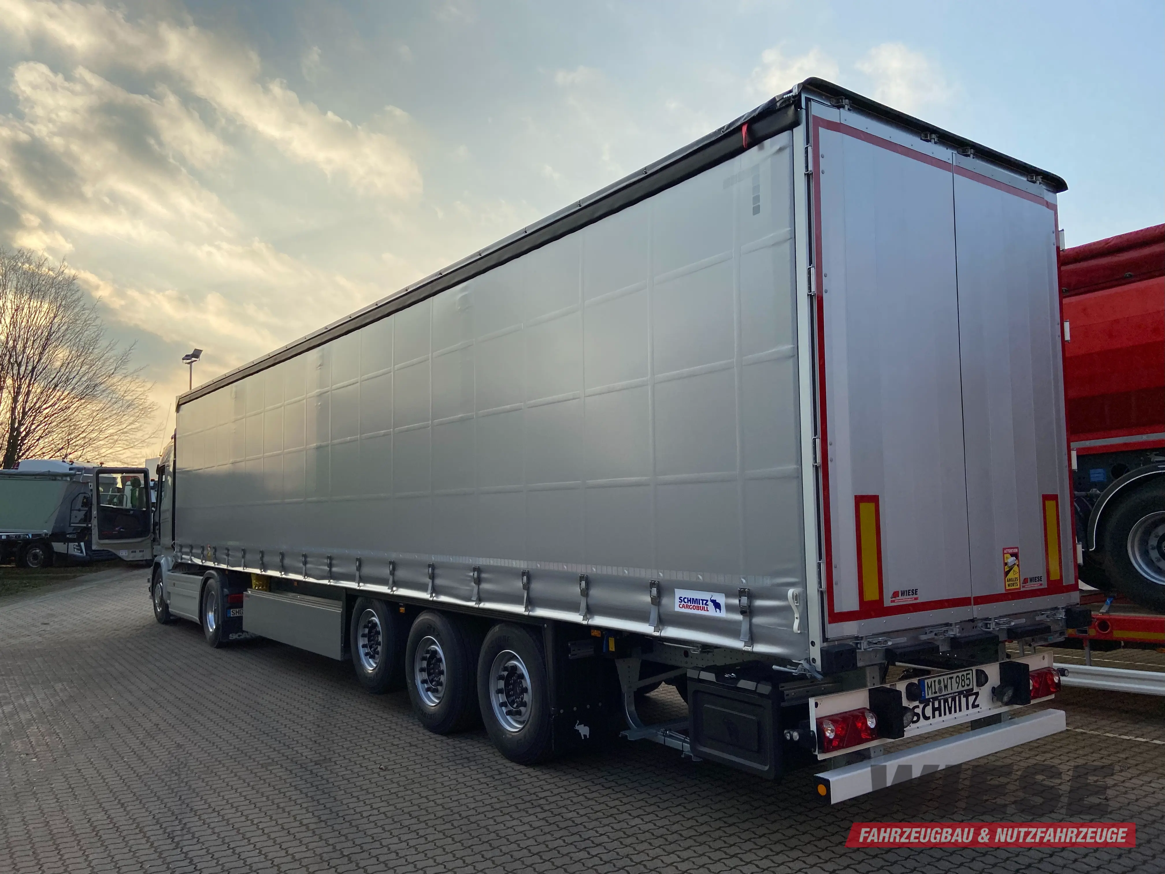 Schmitz Plane von Wiese Trailer Rent in Petershagen mieten ab 800.00€