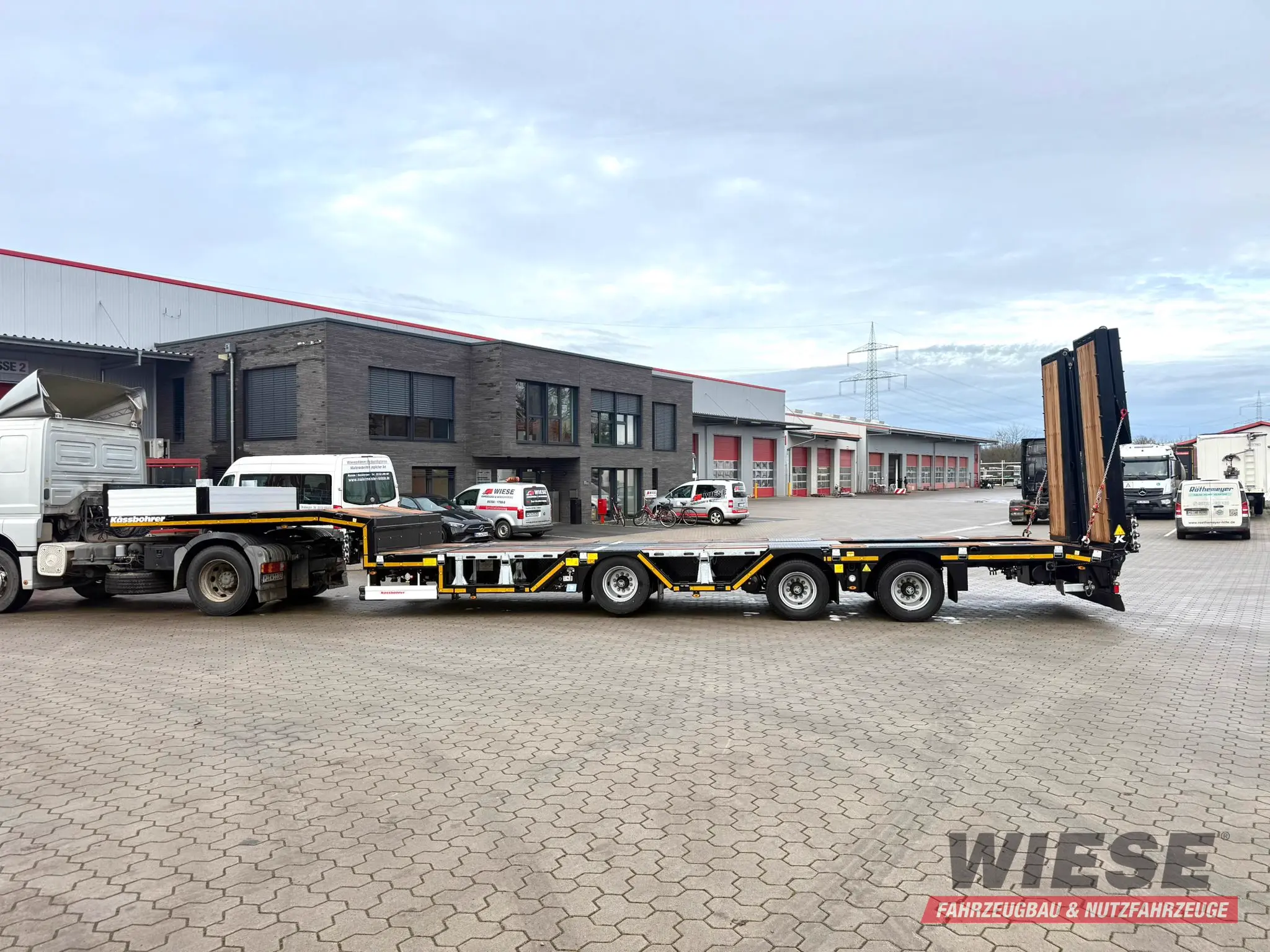 Kössbohrer SLAR3 Tele Tiefbett Radmulden von Wiese Trailer Rent in Petershagen mieten ab 1900.00€