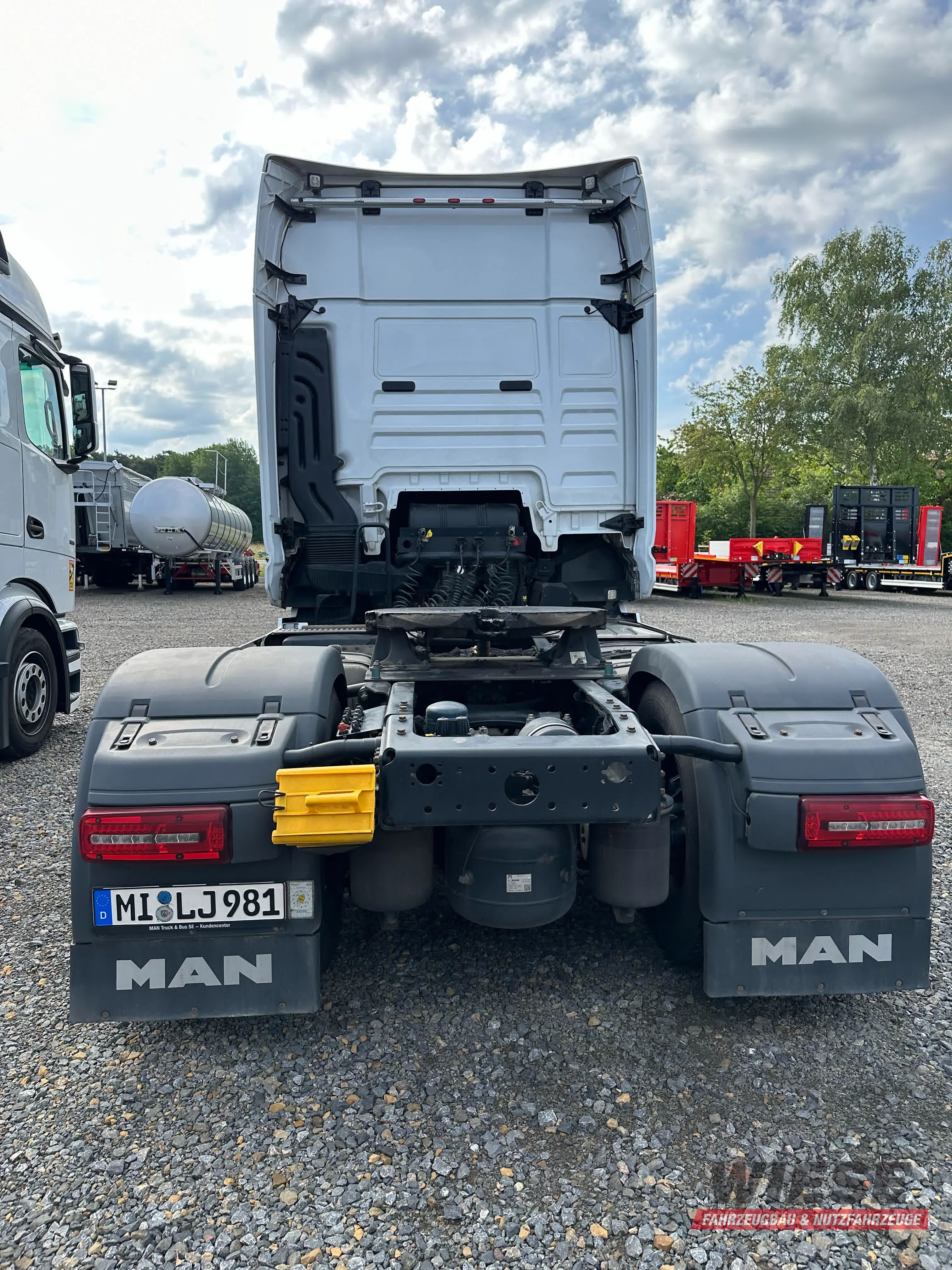 MAN TGX SZM von Wiese Trailer Rent in Petershagen mieten ab 3000.00€
