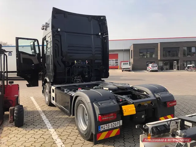 MAN Sattelzugmaschine von Wiese Trailer Rent in Petershagen mieten ab 2530.00€