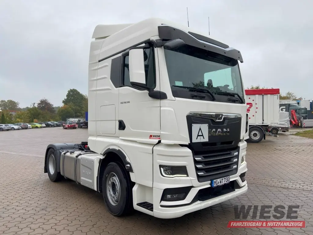 MAN TGX 18.510 4x2 BL Sattelzugmaschine von Wiese Trailer Rent in Petershagen mieten ab 3150.00€