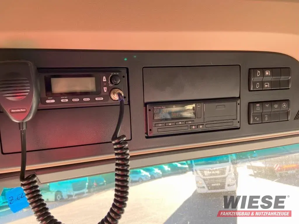 Mercedes SZM Actros von Wiese Trailer Rent in Petershagen mieten ab 3100.00€