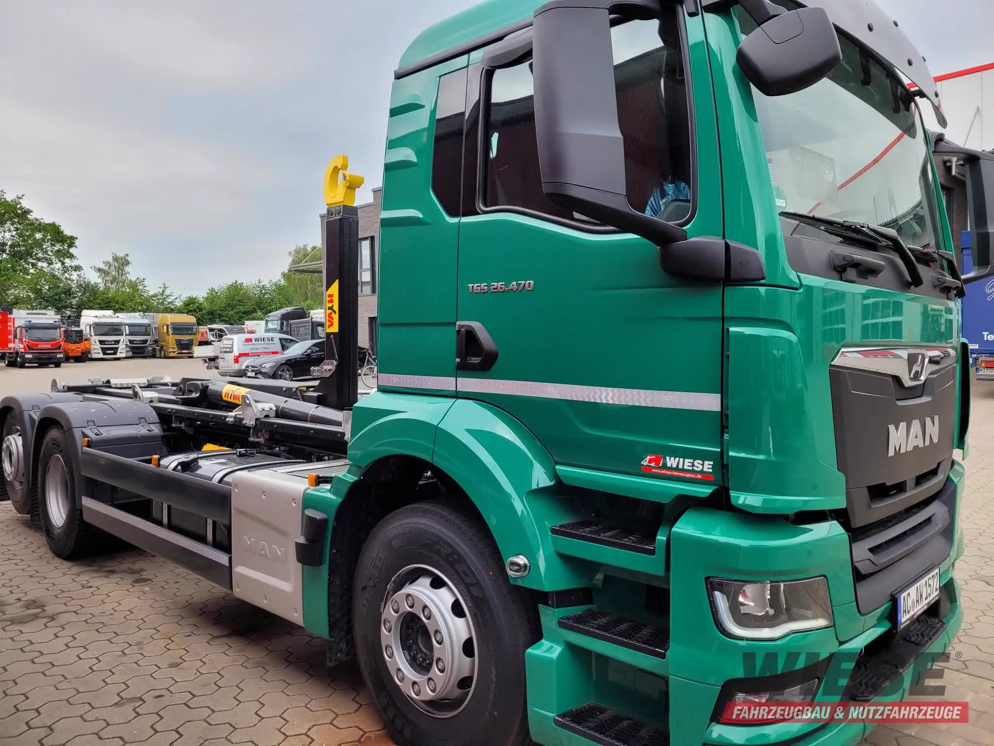 MAN LKW Hyva Abrollkipper von Wiese Trailer Rent in Petershagen mieten ab 3775.00€