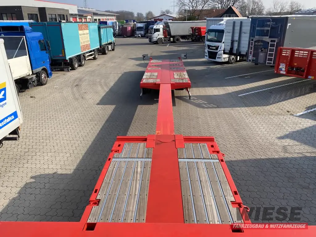 Kässbohrer Ausziehbarer Tele Mega Plattformauflieger von Wiese Trailer Rent in Petershagen mieten ab 1420.00€