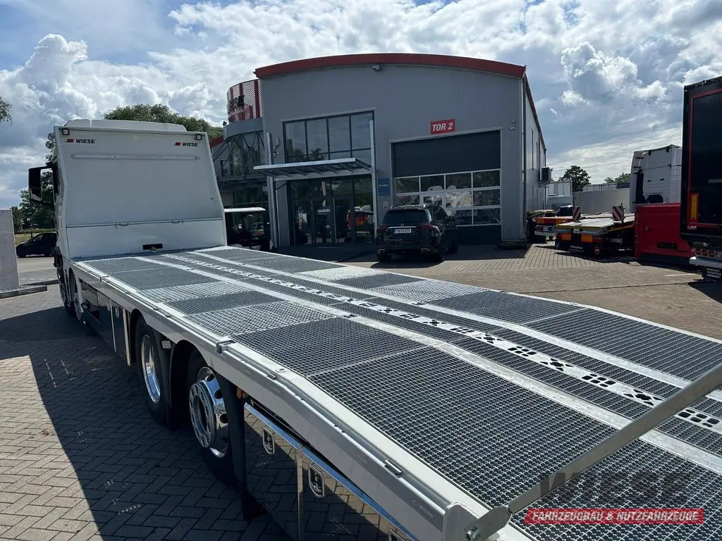 MAN TGS LKW Baumaschinentransporter von Wiese Trailer Rent in Petershagen mieten ab 3487.78€