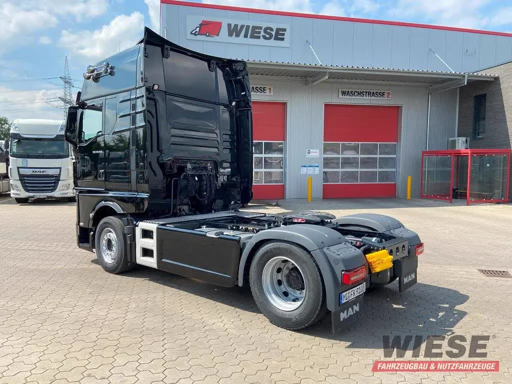MAN Sattelzugmaschine von Wiese Trailer Rent in Petershagen mieten ab 2800.00€