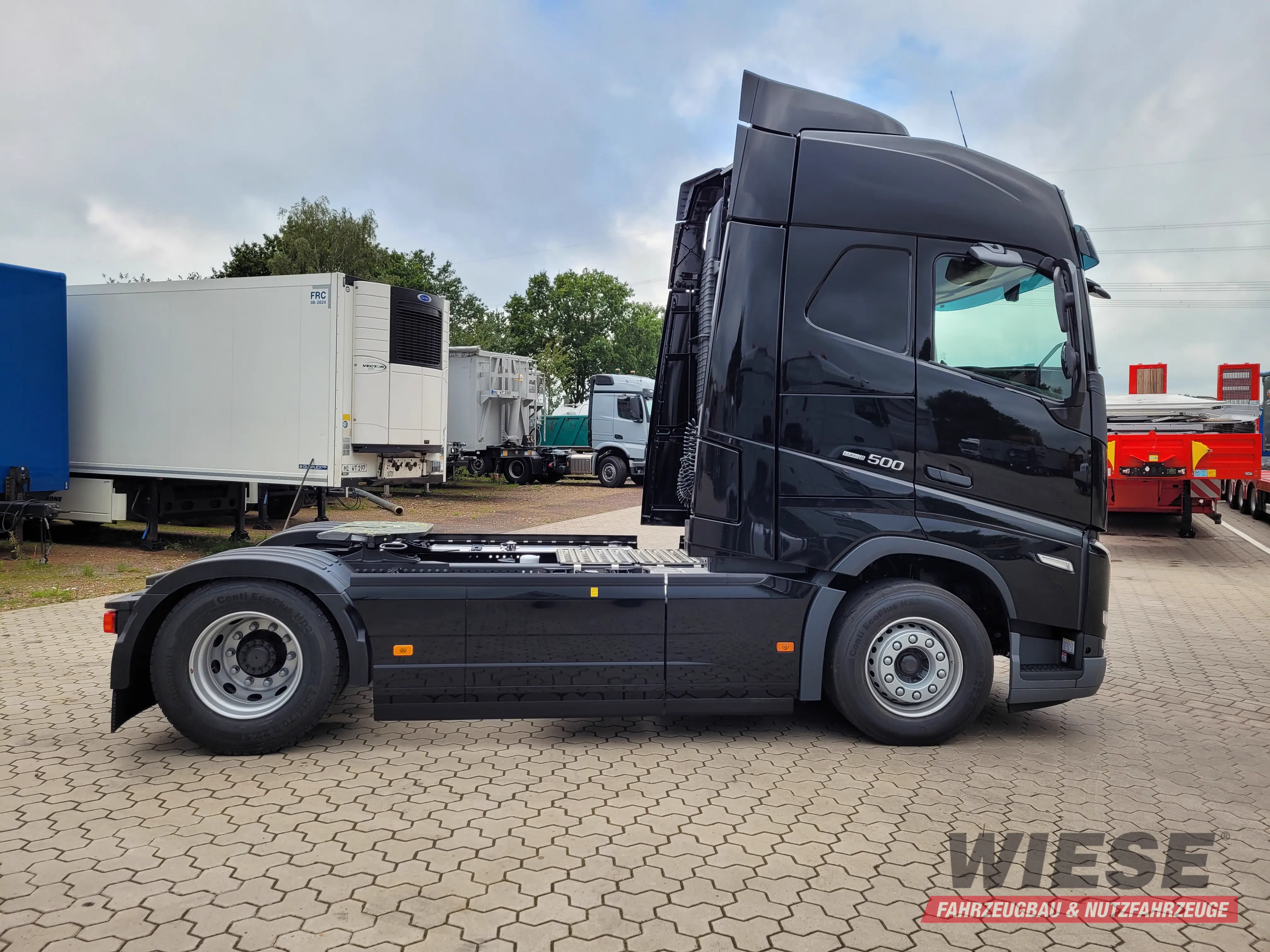 Volvo SZM von Wiese Trailer Rent in Petershagen mieten ab 2780.00€
