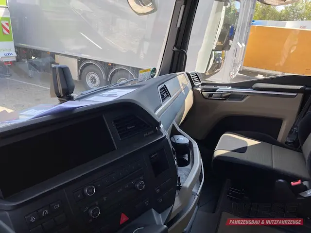 MAN Sattelzugmaschine von Wiese Trailer Rent in Petershagen mieten ab 3330.00€