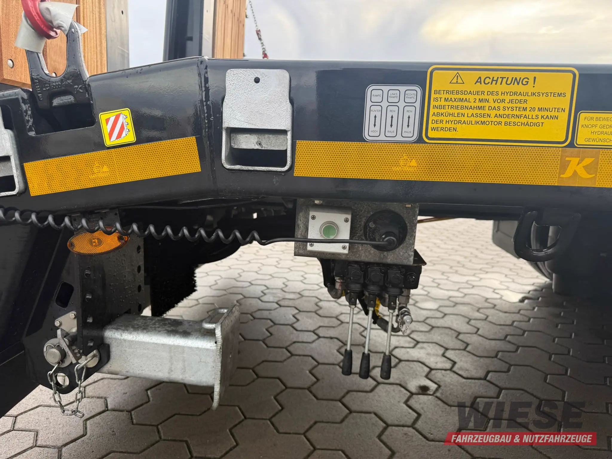 Kössbohrer SLAR3 Tele Tiefbett Radmulden von Wiese Trailer Rent in Petershagen mieten ab 1900.00€