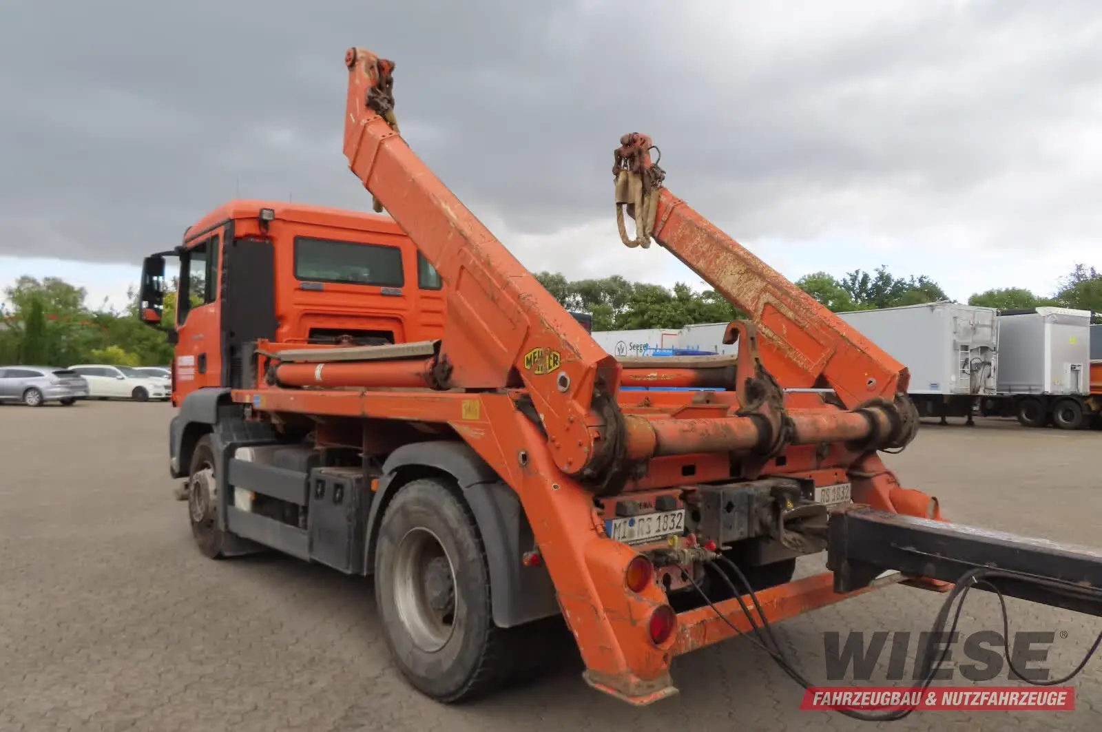 MAN LKW f. Kippmulden TGS1832 von Wiese Trailer Rent in Petershagen mieten