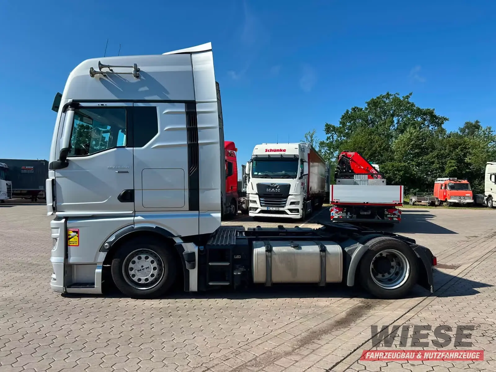 MAN Mega  SZM TGX 18.510 4x2 LL SA von Wiese Trailer Rent in Petershagen mieten ab 2900.00€