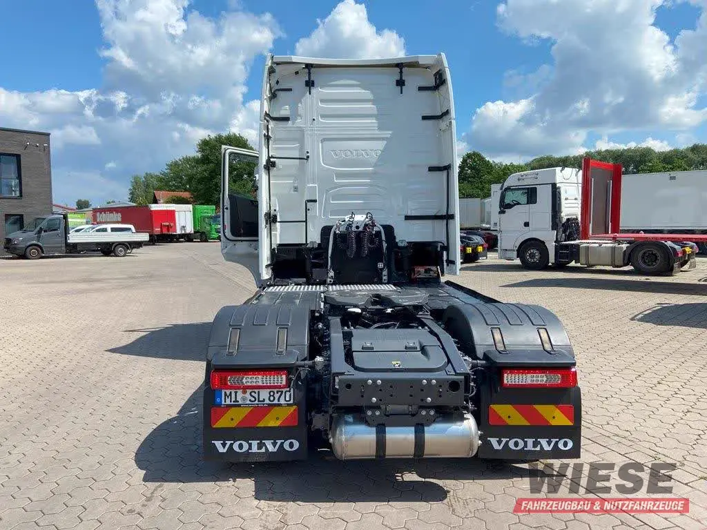 Volvo FH Elektro von Wiese Trailer Rent in Petershagen mieten ab 4500.00€