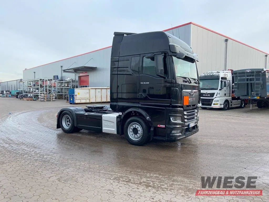 MAN Sattelzugmaschine von Wiese Trailer Rent in Petershagen mieten ab 3200.00€