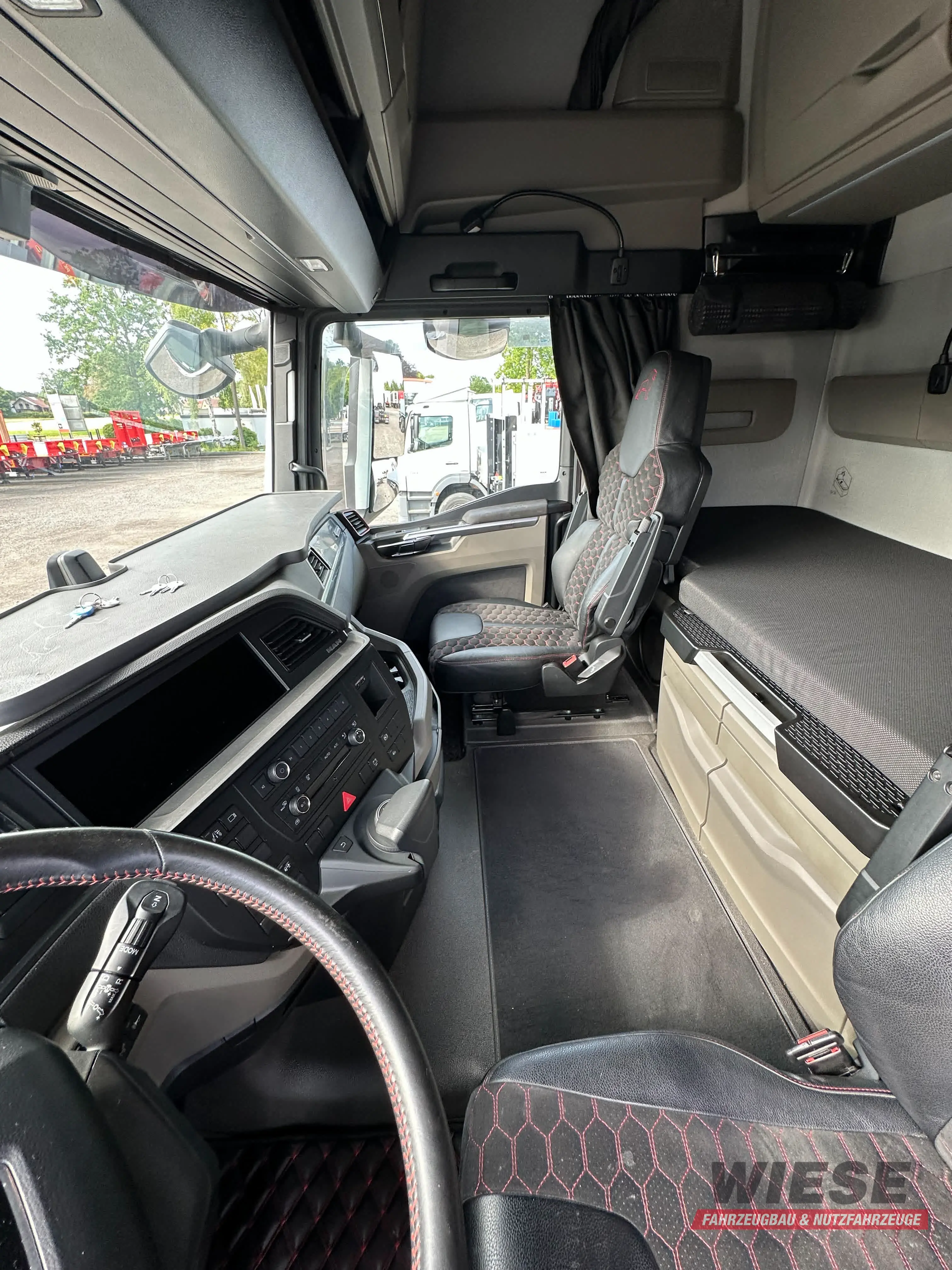 MAN TGX SZM von Wiese Trailer Rent in Petershagen mieten ab 3000.00€