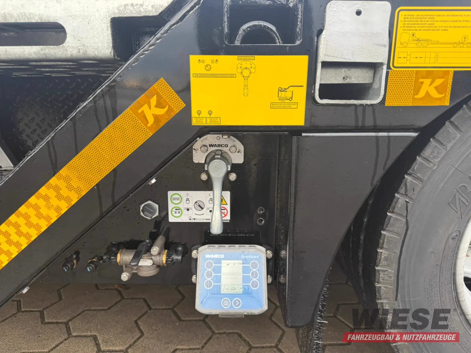 Kössbohrer SLAR3 Tele Tiefbett Radmulden von Wiese Trailer Rent in Petershagen mieten ab 1900.00€