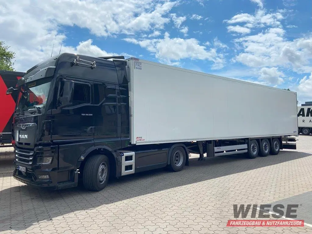 Schmitz Cargobull Kühler SCB*S3