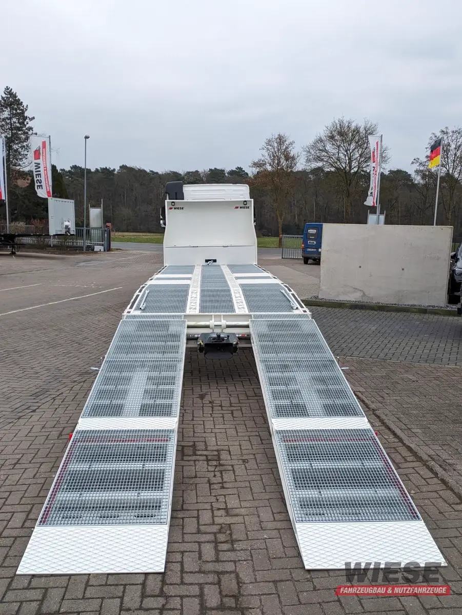 VOLVO LKW  Arbeitsbühnentransporter von Wiese Trailer Rent in Petershagen mieten ab 4185.00€