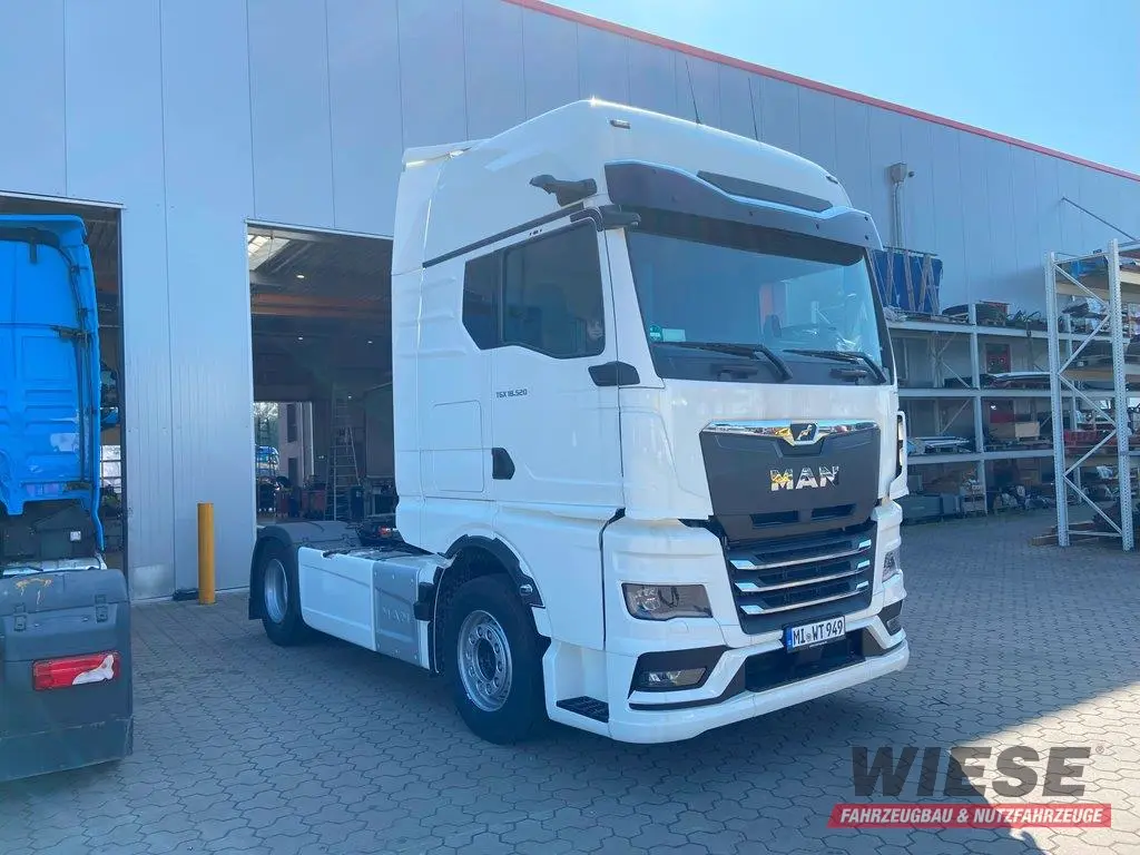 MAN TGX von Wiese Trailer Rent in Petershagen mieten ab 3100.00€