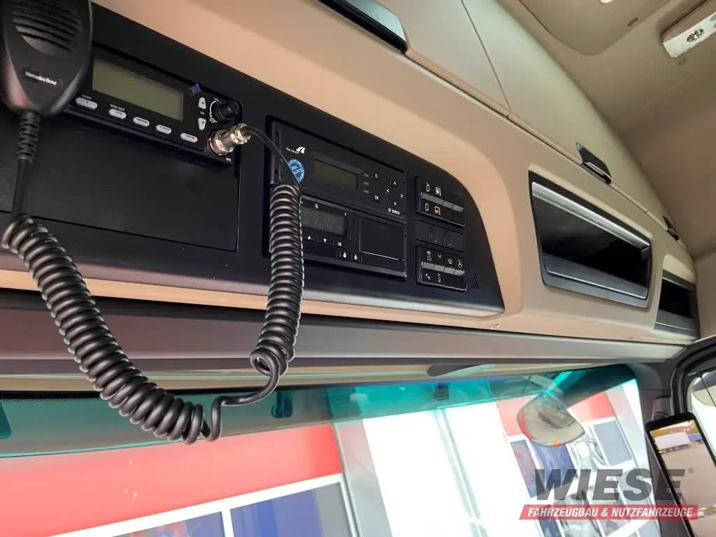 Mercedes SZM von Wiese Trailer Rent in Petershagen mieten ab 2950.00€