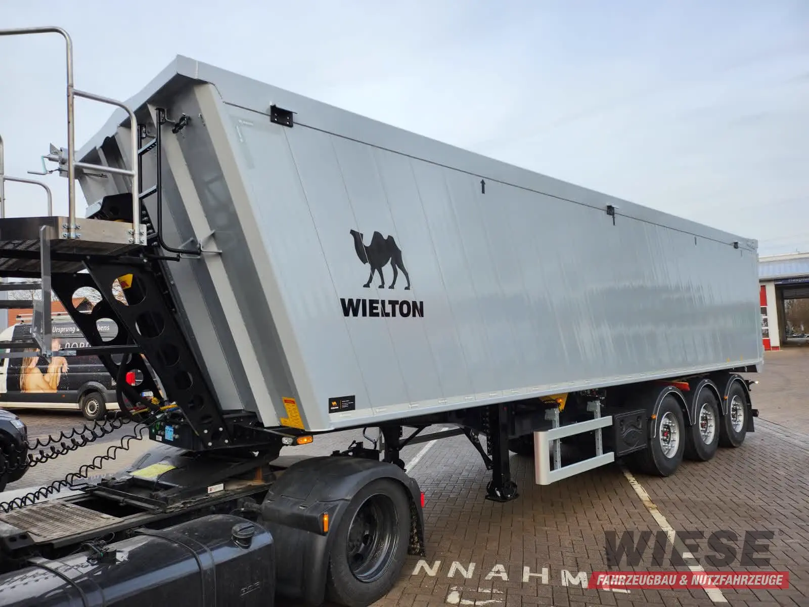 Wielton Alu Kipper 50m³ von Wiese Trailer Rent in Petershagen mieten ab 1575.00€