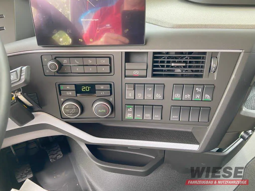 Volvo FH Elektro von Wiese Trailer Rent in Petershagen mieten ab 4500.00€