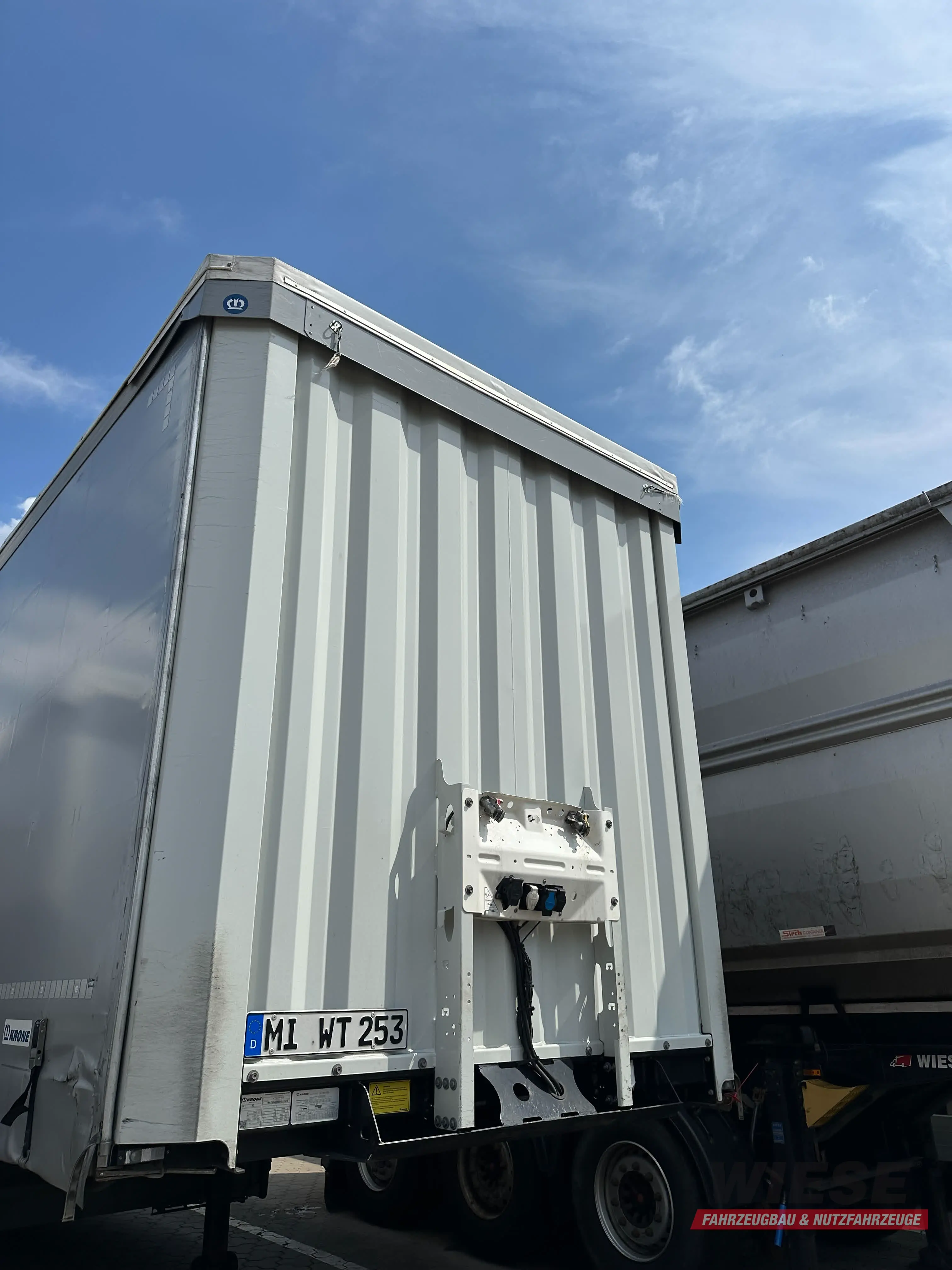 Krone Profi Liner von Wiese Trailer Rent in Petershagen mieten ab 720.00€