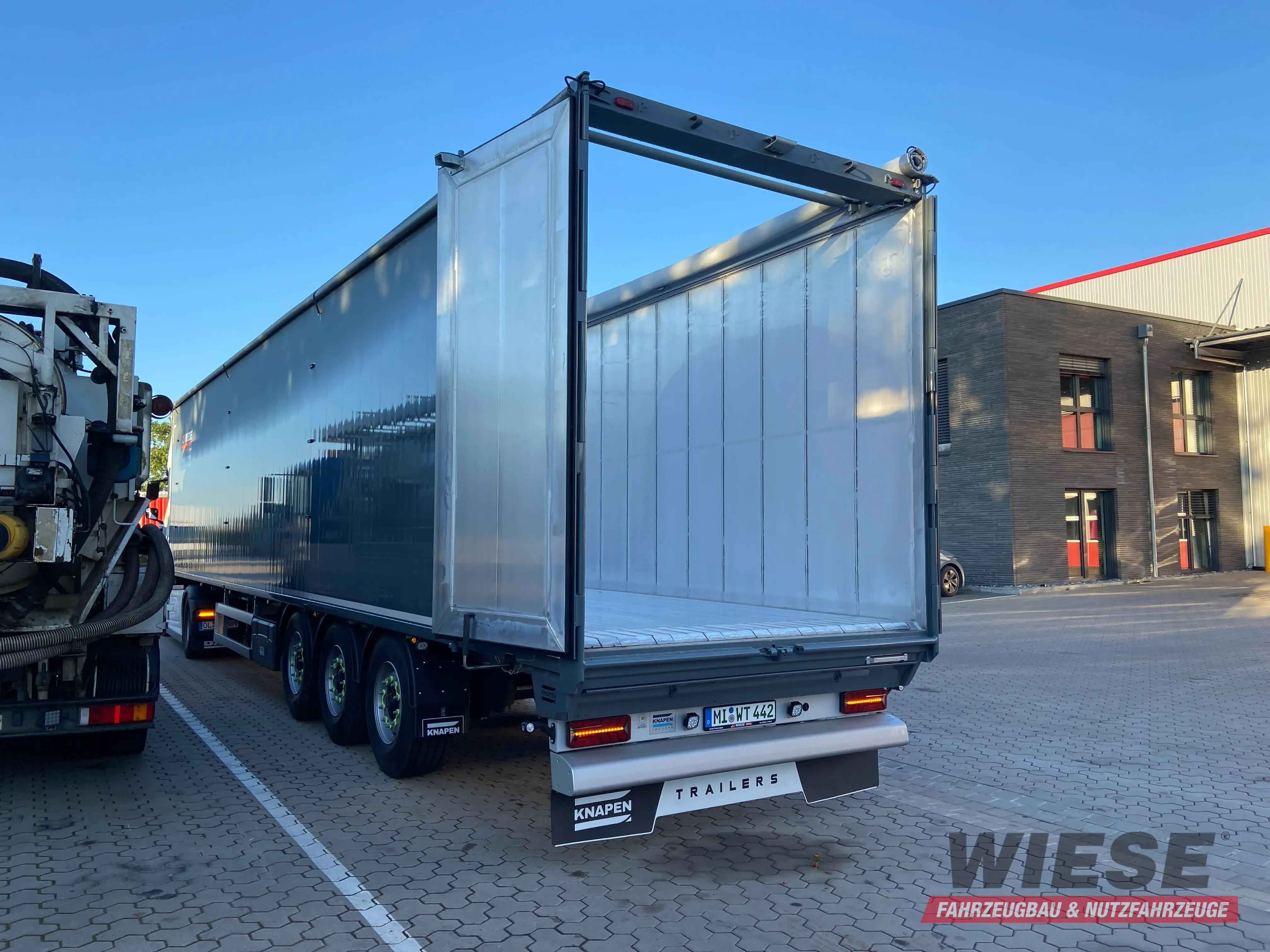 Knapen Schubboden von Wiese Trailer Rent in Petershagen mieten ab 1575.00€